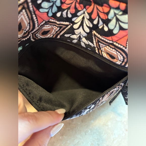 Vera Bradley | Quilted Crossbody Messenger Bag Retired Sierra Pattern! - Picture 8 of 13